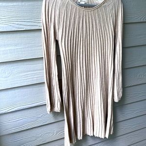 Max Studio Bell Sleeve dress